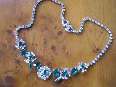 Vintage Emerald Crystal Necklace Signed TRIFARI